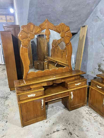 سلام عليكم غرفه ام الخمسه مستخدمه نجاره داخل خارج صاج السعر ٥٥٠العنوان الحله ***********
