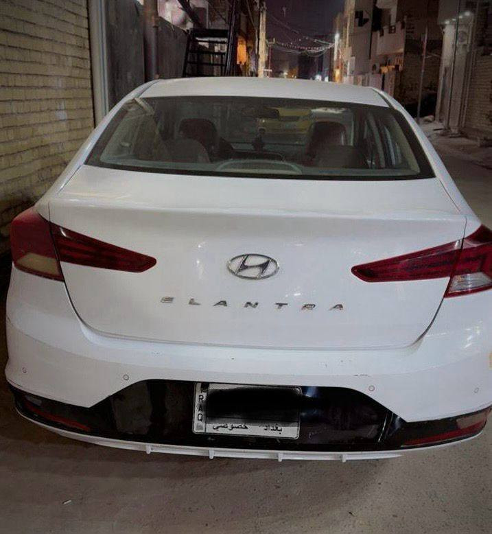 السلام عليكم للبيع النترا خليجي 2019 مواصفات بصمه فتحه الماني لون ابيض رقم بغداد الكرخ ملاحضه بيها بارد فقط باب من جهت السايق ودعاميه الاماميه يحتاجله ترتيب فقط  السعر $146 للستفسار على الرقم ***********
