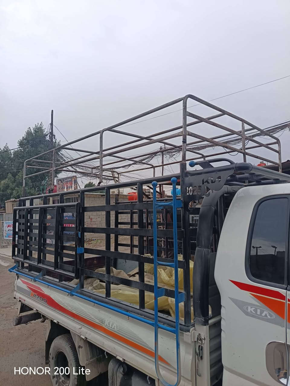 السلام عليكم اعيد النشر بسبب الوعود الكاذبه قفص مال محجر كيا 2700 مكان بغداد بيع مستعجل ***********
