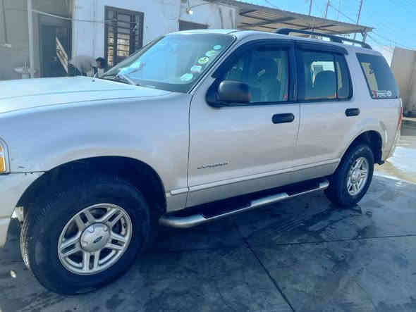 السلام عليكم فورد اكسبلور موديل 2004  سنويه بسمي لل 30 محرك وكير في في تي اثنين ونص تبريد تدفه تخم تاير جديد السياره جاهزه مانقصها شي سعرها 80وبيها مجال بصيط ومراوس حسب القناعه 
***********
