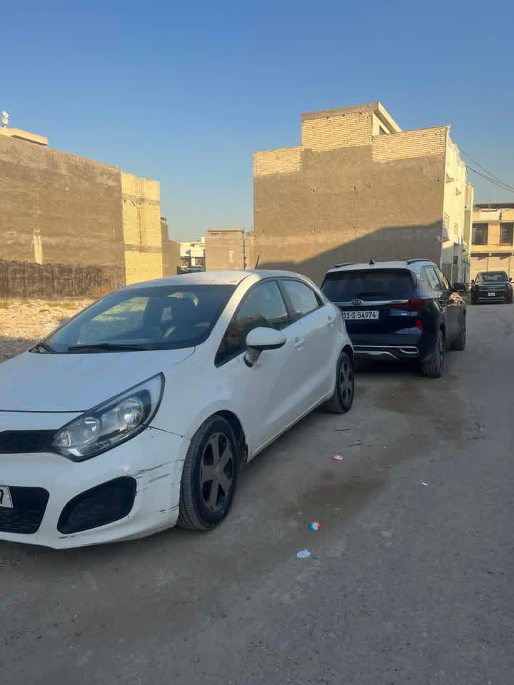 سلام عليكم كيا ريو 2013  امريكي
رقم ذي قار حادث جاملغ وباب 
السيارة باسمي موصفات عادية 
السعر82 وبيها مجال مكاني بغداد الدورة

للاستفسار *********** ( ابو فاطمة )
