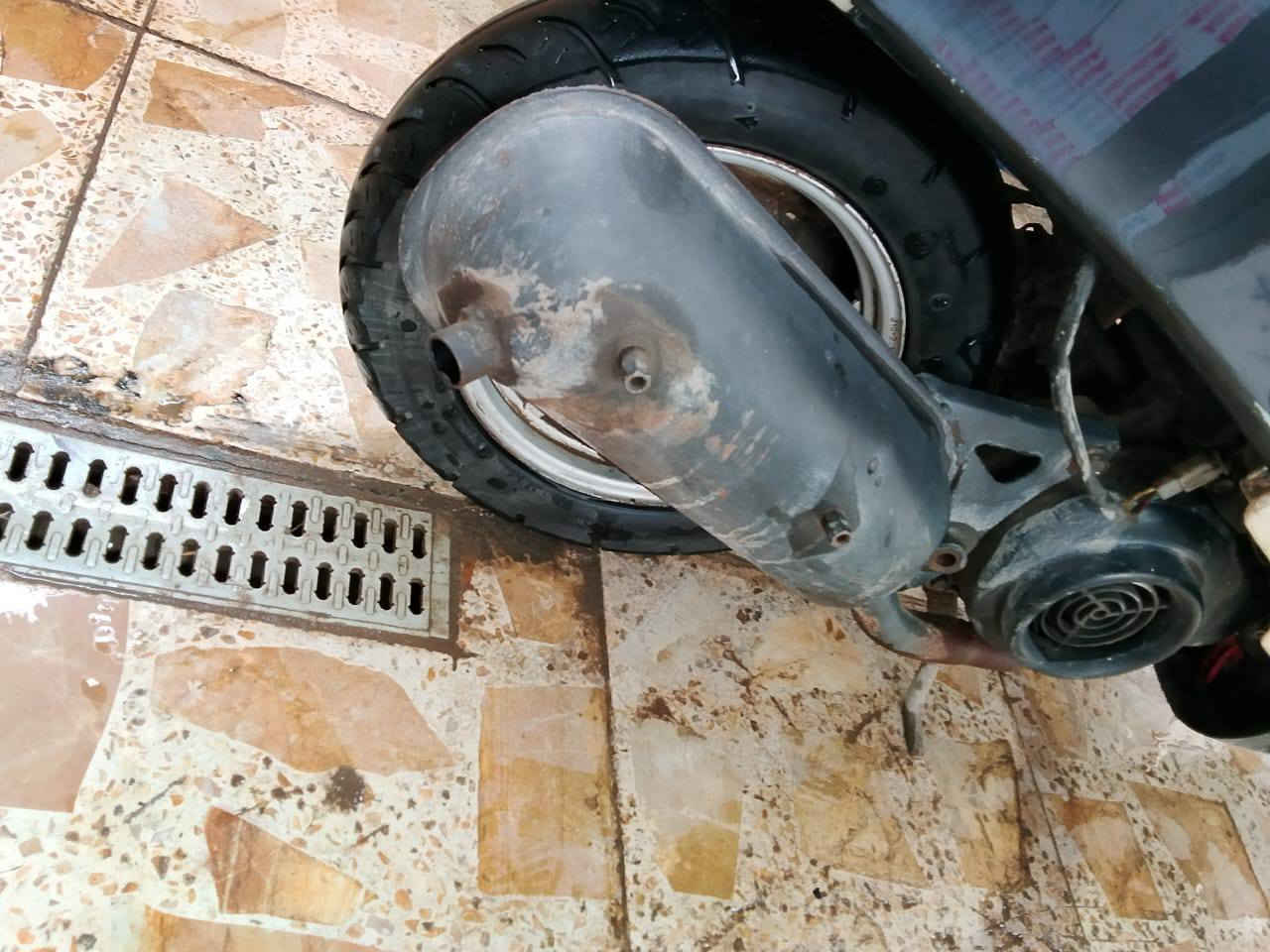 السلام عليكم اخوان دراجة كلاسك للبيع شغالة هندر واحد نقصهة بس سويج ضايع هسة هية جطل شغالة وكاملة سعرهة 150الف مكاني بغداد العبيدي ***********تعال واتساب وتدلل
