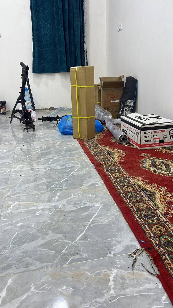 السلام عليكم دراجه البيع دراجه دراجة صارلها أسبوع من عمرتها دراجه جديده جديده بعدها على السحك 
انطيك بيها ضمان شهر الدراجه كملت علي ب850
اني مستعجل على بيعتها السعر750وبيها مجال الشراي هاذ 
***********موجود 24وعشرين ساعه واتساب وشريحه الشراي بخدمته
