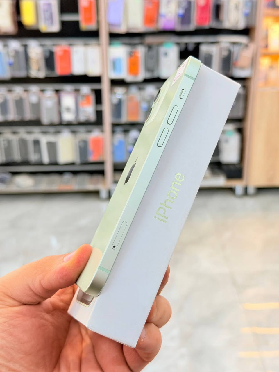 ✅  متوفر بيع بلنقد ولاقساط ✅
ايفون 12 ذاكره 256 بطاريه 97 يعني جديد نضافه ميه بل ميه خيال مال زلغ مابي كامل ملحقاته وتر بروف فحص حاسبه كله نورمال يعني ممبدل بي شي شرط تفحص بالوكاله نموذج M الأصلي ✌️
لون مميز (ومتوفر اقساط على مصرف الرافدين )تاخذه ضمان 5 ايام اي مشكله او عطل من المركز 
السعر 375 الف 💜👋🏻
العنوان بغداد البياع شارع 20 مقابيل علي العناب او الشيف السوري مركز الهاتف لاصلي 
📞📞***********
📞📞***********
