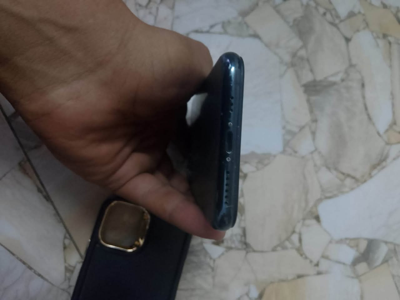 ايفون 11 برو
ذاكره 64
مبدل شاشه وبطاريه
تك سيم كرت
ضهر مكسور بس ما مأثر  كل كامره
وشاشه اماميه بيها فطر خفيفه وما مأثر على لمس
مكاني كركوك 
السعر خاص


**إذا كنت صاحب هذا الإعلان وتريد حذفه لأي سبب، رجاءا أرسل رسالة إلى الدعم الفني**