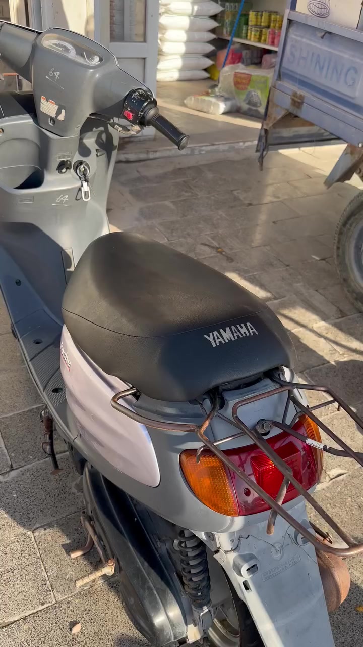 دراجة منغولي رصاصي 
السعر : ٦٠٠ الف وبيها مجال 
***********
