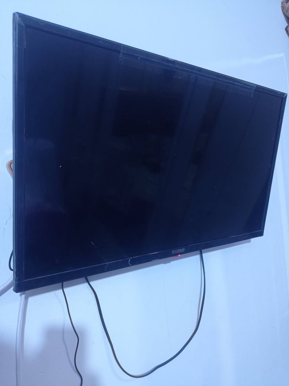 تلفزون ابلازمه له بيع مستعمل 
الستلايت وياه السعر 100 قفل 
***********
