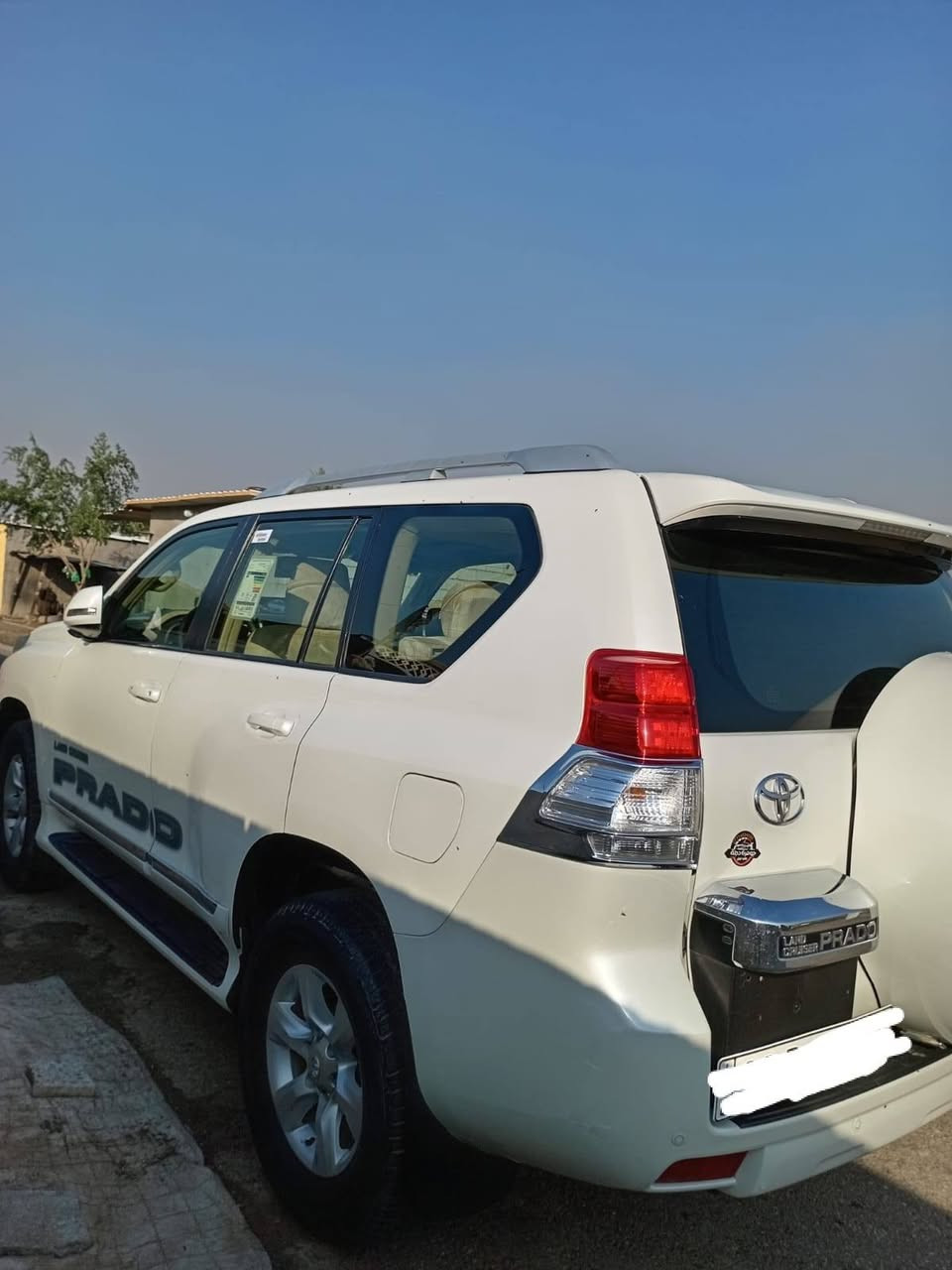 السلام عليكم للبيع سياره برادو موديل 2013 نضيفه بأسمي سنويه جديده رقم جديده هزه جديده كامله السياره مابيها نقص كير محرك 6 سلندر مكفوله من الحادث والصبغ بيها بارد كد شبر فقط وموجود السونار بلصور ماشيه 165 حقيقي السياره جديده بمعنى الكلمه مابيها اي نقص تجي تفحص وتشوف والشراي يتصل عل هذا الرقم ويدلل *********** العنوان بغداد الراشديه السعر ب 290 وبيها مجال
