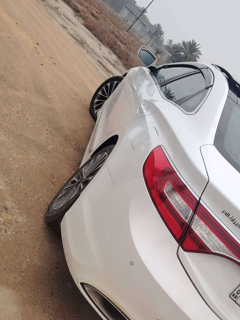 السلام عليكم للبيع ازيرا موديل2014خليجي كفاله ماعدا بارد بس فول مواصفات السياره 
1-كشنات كهرباء
2-لايت زنون 
3-تدفئه بلكشن 
4-مري شفط
5-مكينه سته سلندر
6-برده كهرباء
8-مانع انزلاق
9-بصمه تشغيل 
10-فتحه يو اس بي
11-اشاير بلمري 
وبعد بيها مواصفات
 السعر 145وبيها مجال  لل استفسار ع هاذه الرقم***********
