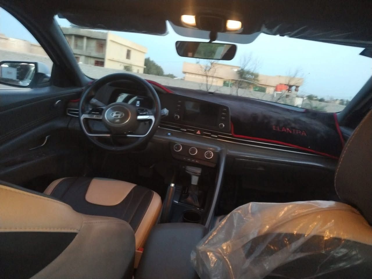 سلام عليكم النترا خليجي موديل 2024 سياره مكفوله ماعد عدا جاملق جيهت سايق بي بارد أربع أصابع سياره مكفوله كفاله عامه حساسات تشغيل عن بعد اشاير ترحيب مدوشمه  سياره جاهزه ع آخر حبايه بصمتين بيه السعر (192)وبيه مجال بغداد ابو غريب ***********بي واتساب
