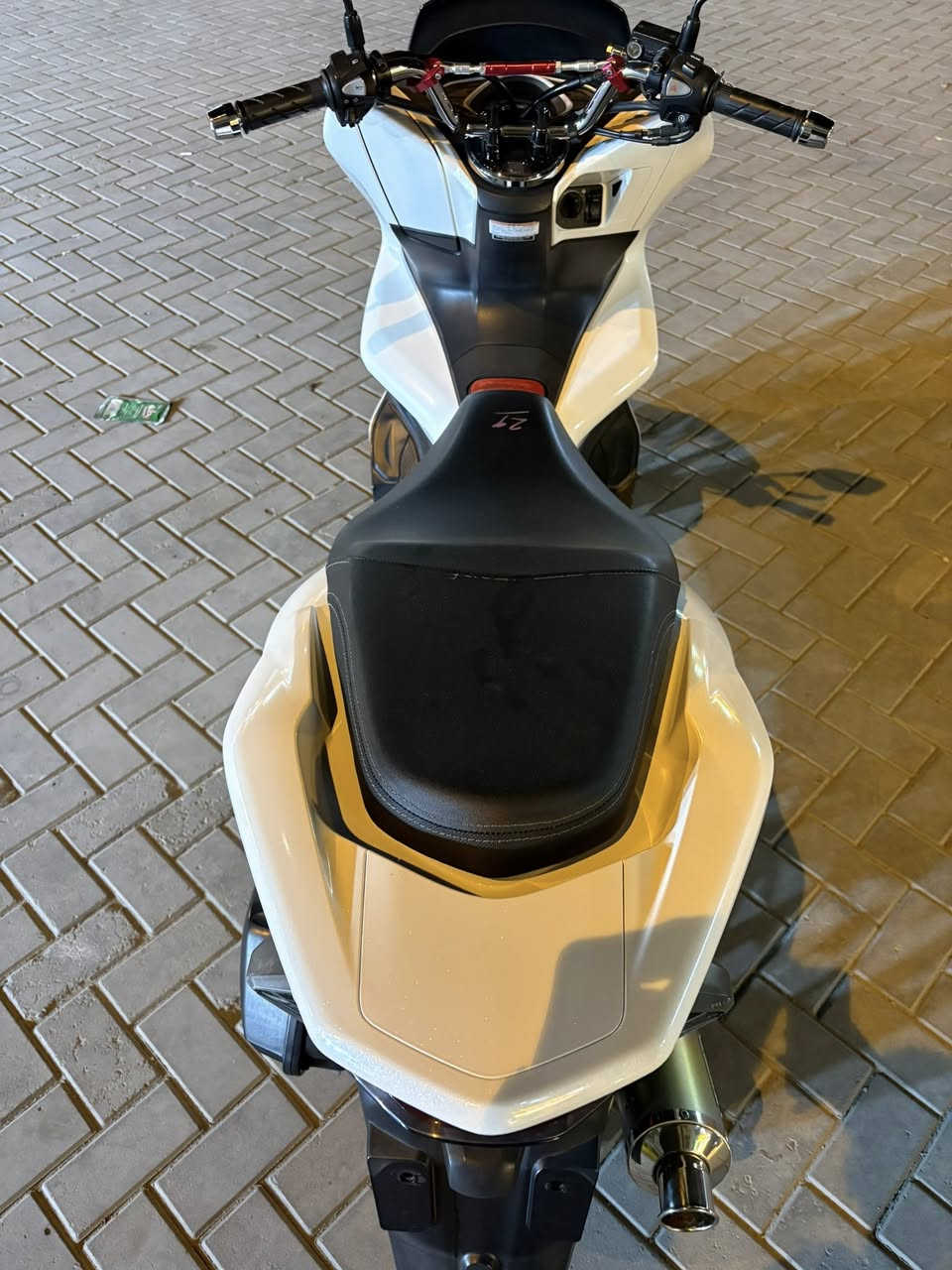 السلام عليكم pcx للبيع الجيل الثالث  ياباني
الدراجه جديده بمعنه الكلمه مكفوله من الزلغ 
المحرك 125سيسي  
الستان كهرباء 
الحساس الزدحام  A
المكان مدينه الصدر 
الرقم لاستفسار ***********
