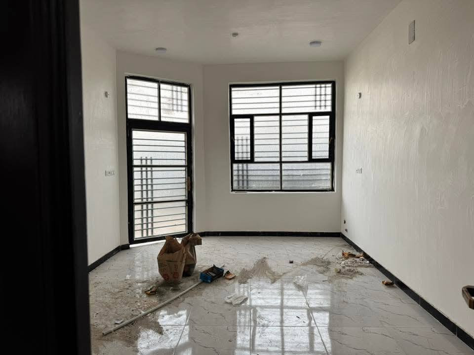 بيت طابقين حديث للإيجار غير مسكون سابقا  
٣ غرف نوم 

صالة 

هول

مطبخ  

مجمع صحيات
البكرلي 
 قرب مركز صحي البوحمير 

منطقة تتوفر فيها كافة الخدمات 

كهرباء وماء وتبليط  

السعر ٤٥٠ الف 

وتساب فقط
 *********** حلة, بابل
