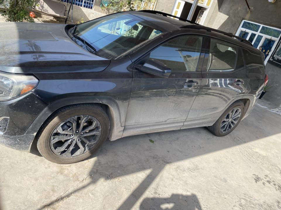 جمسي تيران 2019 SLE
1500T 
فول مواصفات 
بصمة تشغيل + بصمات أبواب 
بنوراما 
تدفئة كشنات اماميه  
تخم تاير جديد 
بيه 3 قطع 
حادث امريكا جاملغ سايق فقط 
وبالعراق صاير بيه باب جه السايق وجنطه 
 السعر 130 وبيه مجال 
***********
