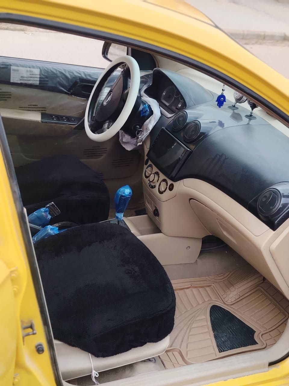 السلام عليكم ورحمت الله وبركاته سياره افيو خليجي تكسي الفين وهدعش نضيفه رقم انكليزي سيار خير من الله كير مكينه خير من الله شاشه منضومه زنون حداديه ٨٠٪100مداور ثاني يوم المكان السماوه قضاء الخضر. رقم الهاتف. ***********
