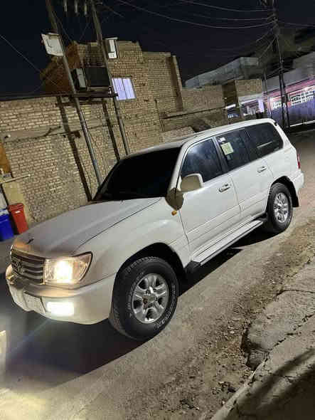 السلام عليكم 
لاند كروز 2005 قطري 🇶🇦 مكفوله كفاله عامه بيها كم قطعه بارد فقط فقط السياره كير عادي سبير علاك فتحه بالقماره ثلاجه بالجكمجه شاشه كامره رقم الجديد بسمي تحويل بنفس اليوم تخم تاير دلوب منضومه زنون كامله عالي ناصي 
مكان السياره بغداد 📍
رقم راعي السياره *********** 
معروضه 200
