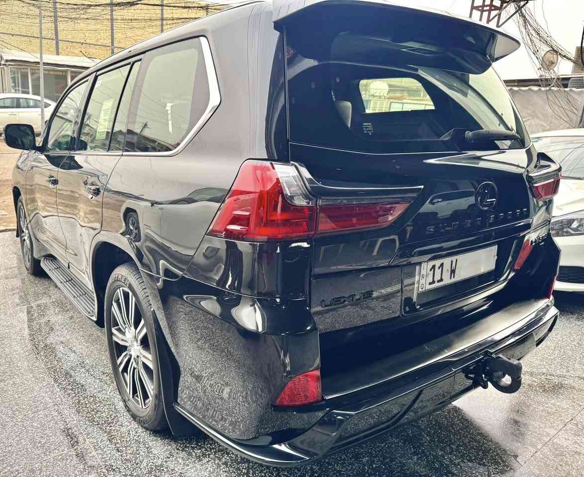 لكزس 2018 رقم بغداد
فول مواصفات 1/1 
فتحة بصمة حساسات 
كامرات شاشات 
رادار جكات 
كشنات كلها كهرباء وتدفئة تبريد 
وباقي المواصفات المعروفة 
كير محرك حدادية تخم تاير كلة جديد 
السيارة جديدة بدون صبغ 
فقط شبر بارد بالباب 
***********
