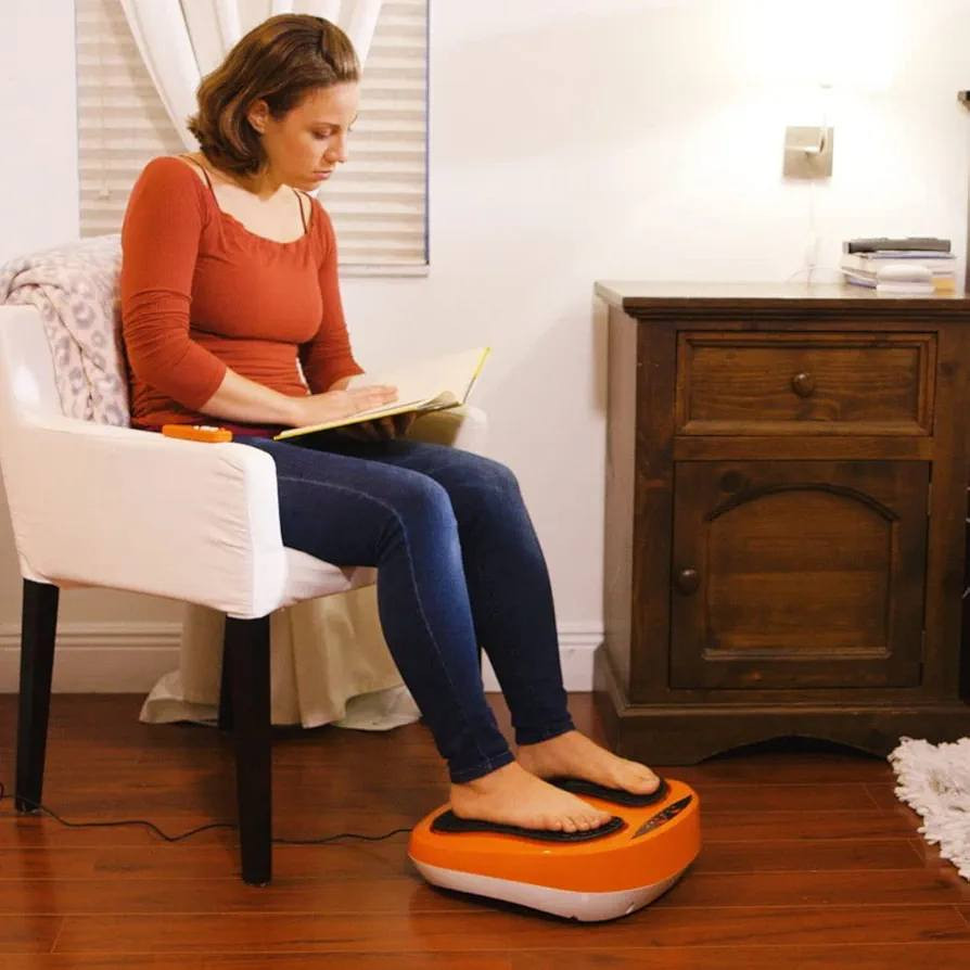 هذا الجهاز هو VibroLegs، وهو عبارة عن منصة اهتزاز وتدليك مصممة خصيصاً للأقدام والساقين. يعمل الجهاز من خلال مزيج من الاهتزازات (Oscillation) ورؤوس التدليك بالضغط الإبري (Acupressure) التي تدور لتنشيط العضلات وتحسين الدورة الدموية أثناء الجلوس. 
Wallapop
Wallapop
 +3
المميزات والفوائد الأساسية
تحسين الدورة الدموية: تساعد الاهتزازات في تخفيف الشعور بـ "ثقل الساقين" وتنشيط تدفق الدم.
تخفيف التوتر العضلي: تعمل رؤوس التدليك الدوارة على فك التشنجات في باطن القدم.
أوضاع تشغيل متعددة: يتضمن الجهاز برامج تلقائية (عادةً 2-3 برامج) بالإضافة إلى وضع يدوي للتحكم في السرعة والوقت.
التحكم عن بعد: يأتي مع جهاز تحكم (ريموت) لتغيير الإعدادات بسهولة دون الحاجة للانحناء.
السعر 40 الف


**إذا كنت صاحب هذا الإعلان وتريد حذفه لأي سبب، رجاءا أرسل رسالة إلى الدعم الفني**