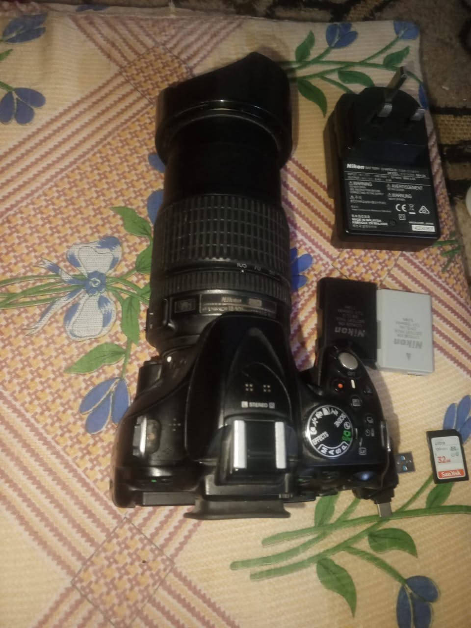 مكلف بالنشر كامره نيكون D5200  شاشه قلاب  المحتويات بطاريات عدد 2 شاحنه فلاش ناقل ورام 32 العنوان النجف الاشرف علمآ لايوجد توصيل السعر 350 الف  استفسار  واتساب ***********واتساب
*********** اتصال
