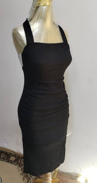 فساتين مناسبه مستخدماات جدأ قليل اخو الجديد  اي استفسار هذا رقم الواتس...