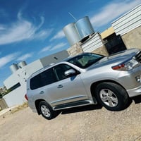 لاندكروزر GX • ٢٠١٠ • بدون صبغ