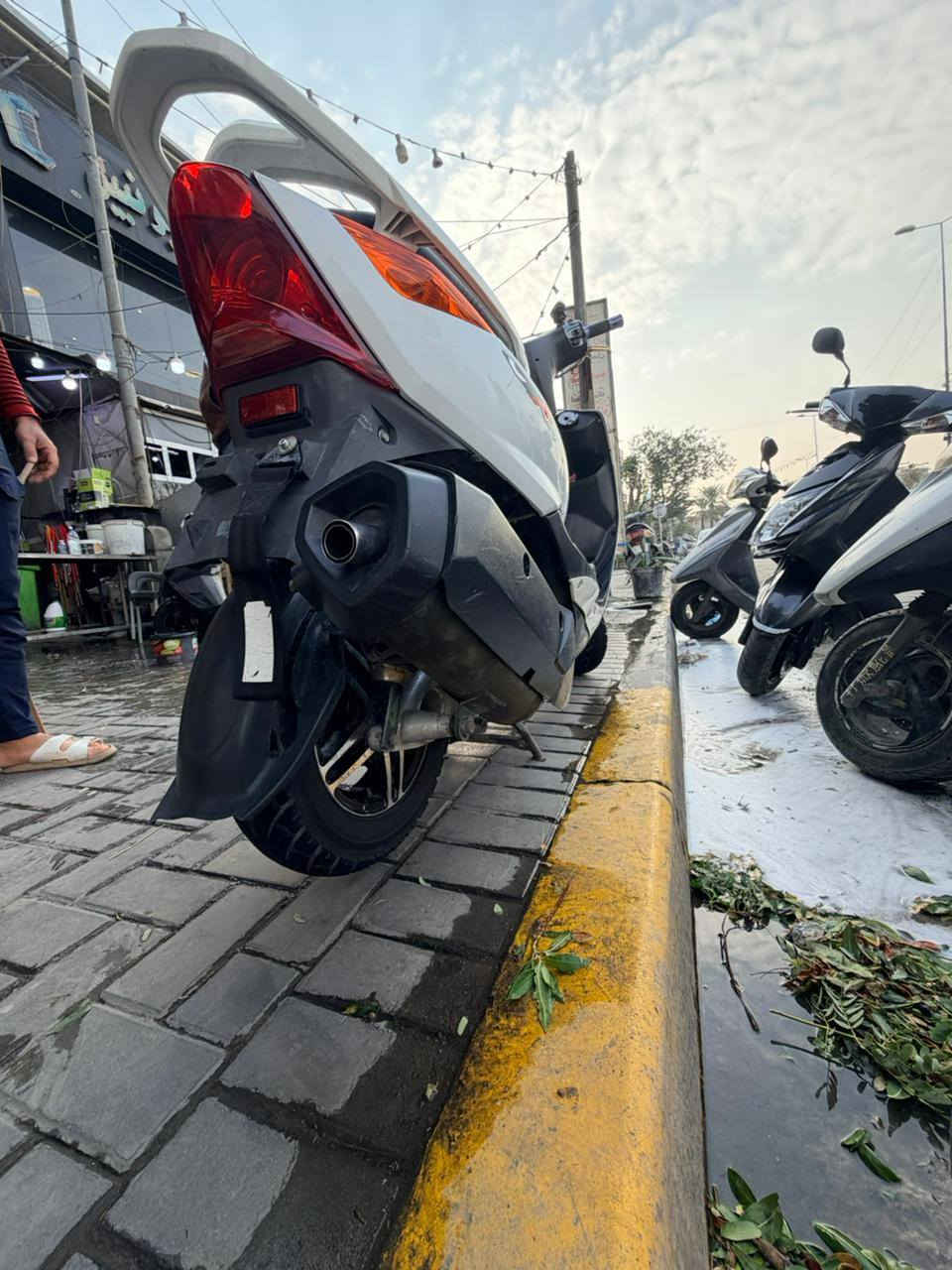 سلام عليكم الدراجه للبيع مكينه بلاديه. ثعلب بغداد الكريعات
***********
