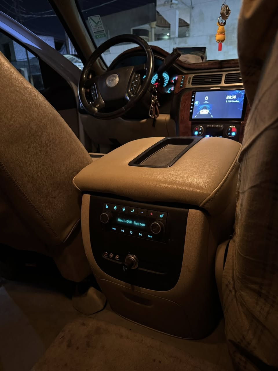 السلام عليكم
من رخصه الادمن
سياره تاهو للبيع 2007 فول مواصفات للأخير LTZ رقم بصره بأسمي تحويل ثاني يوم السياره نقصه فقط جبنه مكينه والباقي ترايك وين ماتريد والسياره داخله عن طريق الكويت
السعر 17000$ وبيه مجال للطيبين 
للاتصال ***********
مكان السياره بصرة
