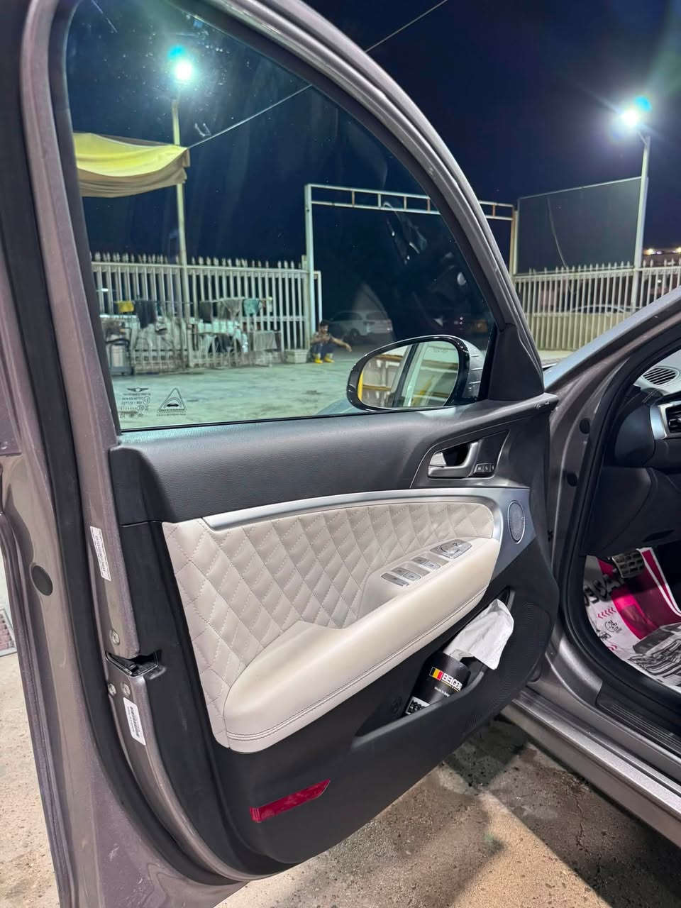 السلام عليكم
تفاصيل السيارة

للبيع Genesis G70 Sport prestige 

السياره حادثها موضح بالصور بدون ايرباكات بدون دواخل بدون شواصي 

الباب من امريكا بيها جيلاتين و انصبغت على كدها

السيارة ماشية تقريبا 19.000 مايل

كاميرات محيطية °360

مقاعد جلد كهربائية 

 مع تبريد، تسخين، + وضعية الطيارة

شحن لاسلكي

محرك 3.300 تون تيربو

5 أنظمة قيادة متعددة

LED + إنارة داخلية متغيرة الألوان

صندوق كهرباء + منافذ كهرباء متعددة

برمجة كاملة

هوك خلفي

نظام ترحيب عند فتح السيارة

كير طيارة

Quantum Logic + سماعة Lexicon 15 نظام صوتي

السلامة والمساعدة:

• وسائد هوائية

رادار توقف ذاتي عند الرجوع

• مساعد تتبع المسار، النقطة العمياء، تفادي الاصطدام الأمامي والخلفي

• تثبيت سرعة ذكي، 

• كاميرا محيطة

الاستفسار اكثر ***********
