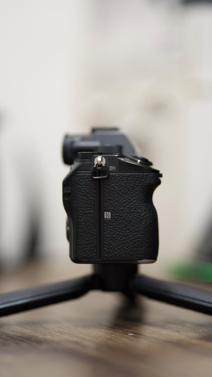 السلام عليكم سوني a7iii بدي فقط
 الشتر 54الف
 السعر مليون و50 الف
 الكامره موضحه بالصور من كل الجوانب
 مع عداد الشتر ايضاً 
متواجد واتساب ***********
