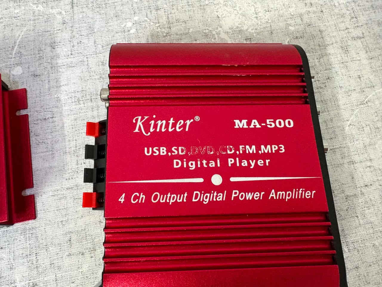 السلام عليكم
مكبرات صوت ( mini Amplifier) عدد اربعة كاملة المواصفات
تضخيم صوت
تحكمات
راديو
شاشة
USB
SD
AUX
جديدة غير مستعملة 
ملاحظة : الجهاز باللون السلفر لا يحتوي على راديو/ ثلاث اجهزة سماعتين والجهاز الرابع ٤ سماعات
سعر الاربعة ٦٠ الف
يوجد توصيل
بغداد *********** واتساب
