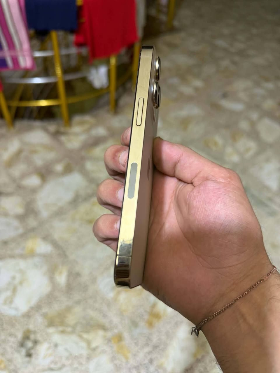 ايفون 13 برو فقط
ذاكرة 512 

نموذج M  

بطارية 92 🔋

مكفول كفالة عامة 

وتر بروف ممفتوح ابد 

بدون ملحقات 

سعرة 575 قفل بدون اي عملة 

مكاني بغداد البلديات 

***********
