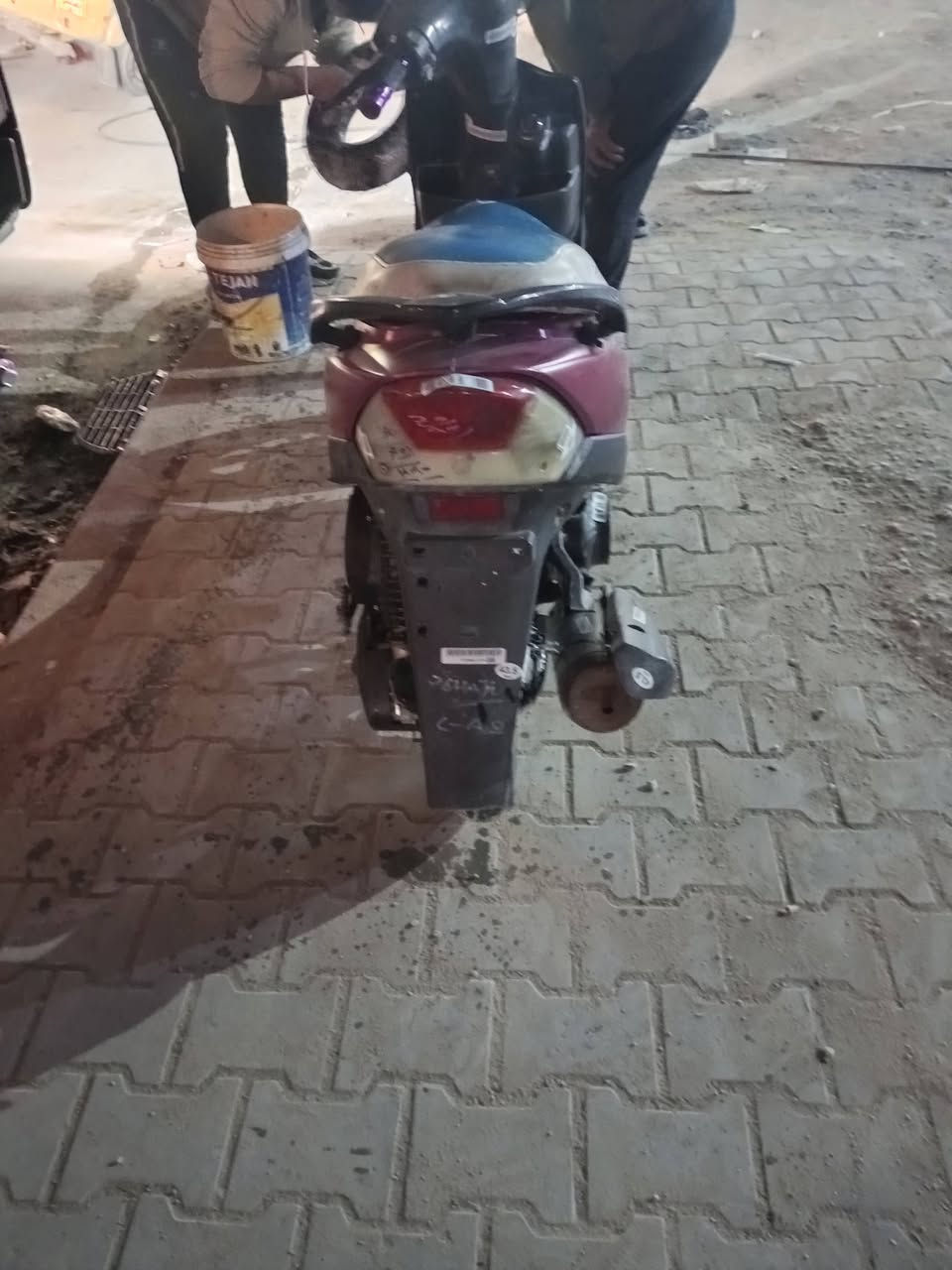 السلام عليكم ترى جماعه نظيفه للبيع ما بيها اي نقص مكان بغداد السعر 450 
***********
