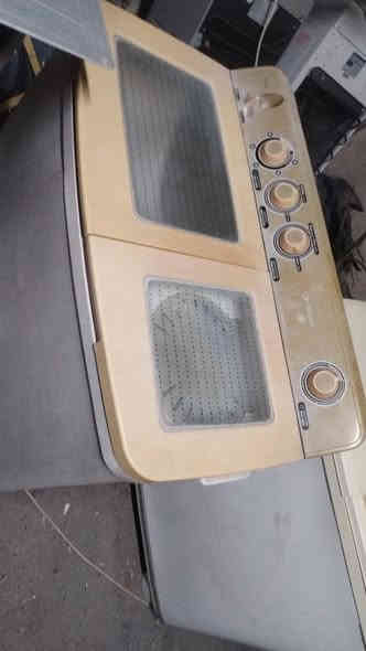 غسالات مستعملة للبيع شرط الشغل العنوان الدوره المهدية الثانيه قرب جامع التقوى *********** السعر ٧٠ الف ***********
