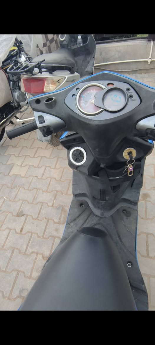 السلام عليكم دراجه سكنس فحل موديل 2012 140m الدراجه رمبه صارله 7 ايام نازله مكفوله كفاله تامه وصل الشراء موجود سعر نهائي بدون عمله ابد مانزل بدون احراج  السعر مليون  ١،٠٠٠
مكاني كربلاء الحر
***********
