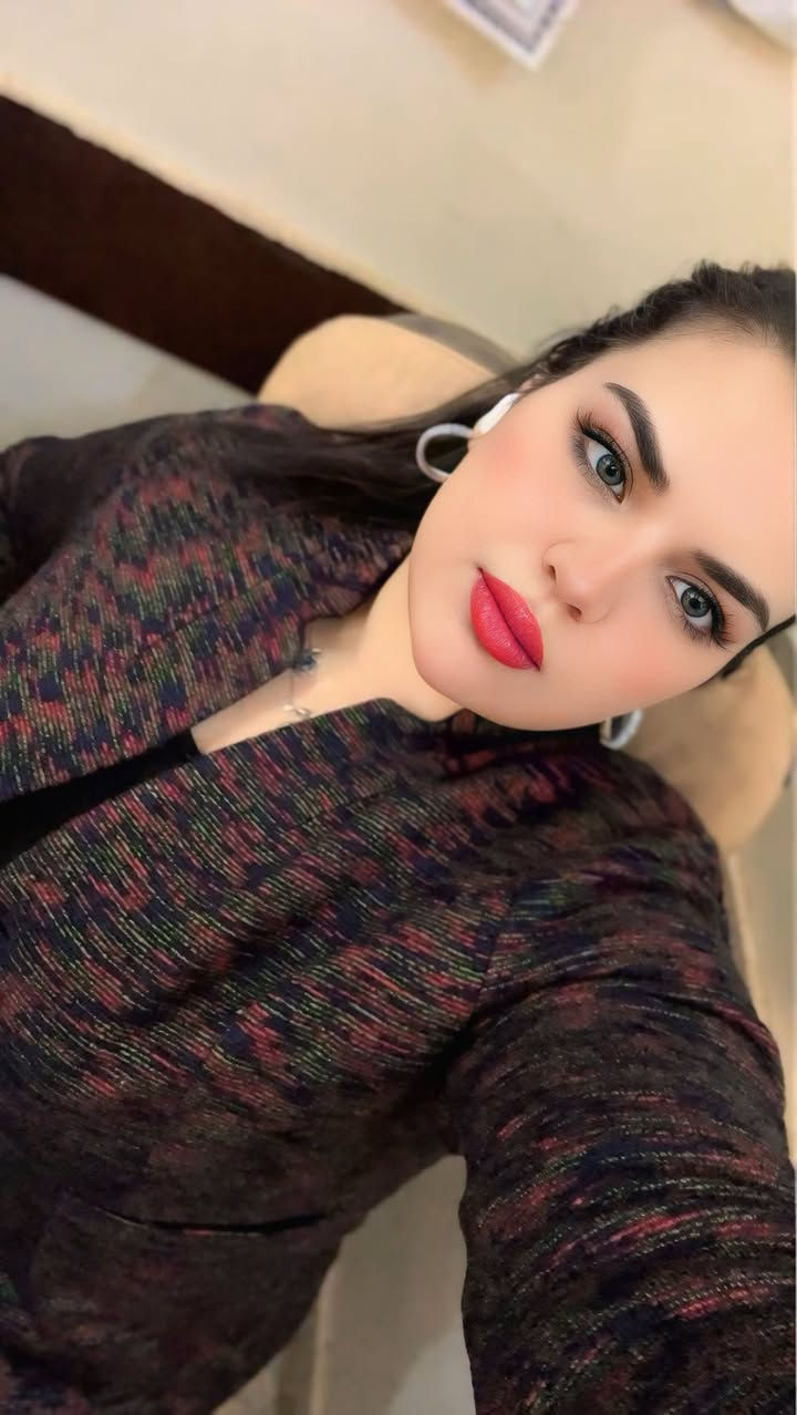 مرحبا … وياكم طبيبة الاسنان و التجميل اللاجراحي ورد الچراخ  هذا شغلي و ححطلكم حسابات استقبلكم طيله ايام رمضان للحجز على الرقم *********** 
بالنسبه الاسعار العروض متوفره في قناتي بالبايو 💋💉
مكان العيادة گريطعه مقابل مركز نجدة بابل
