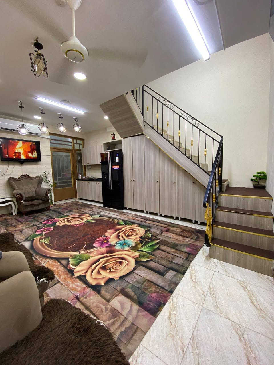 /// على بركة  الله تعالى ///
بيت  زراعي سند ٢٥ للبيع 
المساحة/ ١٠٠متر   (٥م ×٢٠م )
التفاصيل البيت/ طابقين 
الطابق الاول //غرفة نوم  واستقبال ومطبخ وصحيات وصالة
الطابق الثاني // غرفتين نوم  وصالة وصحيات 
الطابق الثالث // بيتونة وسطحين وحديقة اصطناعية
الخدمات كاملة/ تبليط. مجاري .ماء . كهرباء وانترنت وطني
العنوان /الزعفرانية. الاربع شوارع. خلف ازياء عبود.  .زراعي  حجي جعفر
السعر// ١٥٠ مليون قابل للتفاوض
للاستفسار مراجعة مكتب دلالية المصطفى للعقار الزعفرانية الاربع شوارع خلف ماركت اللؤلؤة مجاور أسواق القبس اوالاتصال او مراسلة واتس اب ***********او***********
