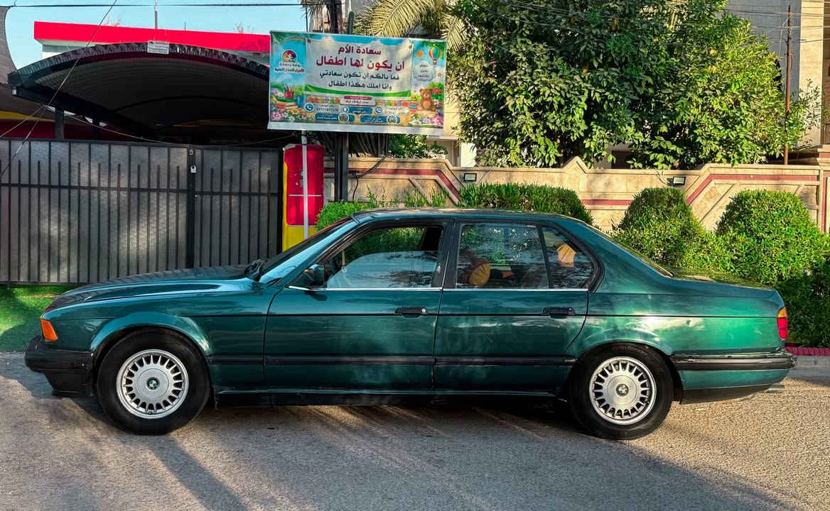 للبيع BMW 735i موديل 1991 (E32)
سيارة ألمانية كلاسيكية فخمة بحالة جيدة 

✅ هزة وسنوية جديدة – رقم بغداد إنكليزي
✅ محرك 6 سلندر سعة 3.5 لتر
✅ كير أوتوماتيك شرط جديد شديته مال حاوية  بـ800 دولار
✅ لون زيتوني مميز
✅ داخلية نظيفة ومرتبة
✅ تخم تايرات جديد
✅ فتحة سقف كهربائية
✅ جميع الكهربائيات شغالة
✅ منظومة ABS شغالة 100%
✅ وضعيات قيادة ECO / SPORT / MANUAL

📍 الموقع: بغداد – الأعظمية
📞 ***********

💰 السعر: 48
