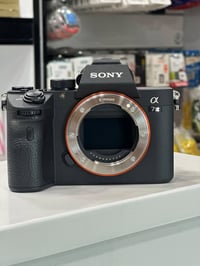 📸 Sony A7 III واحدة من أشهر كامرات الـ Full Frame للمصورين وصناع المحت...