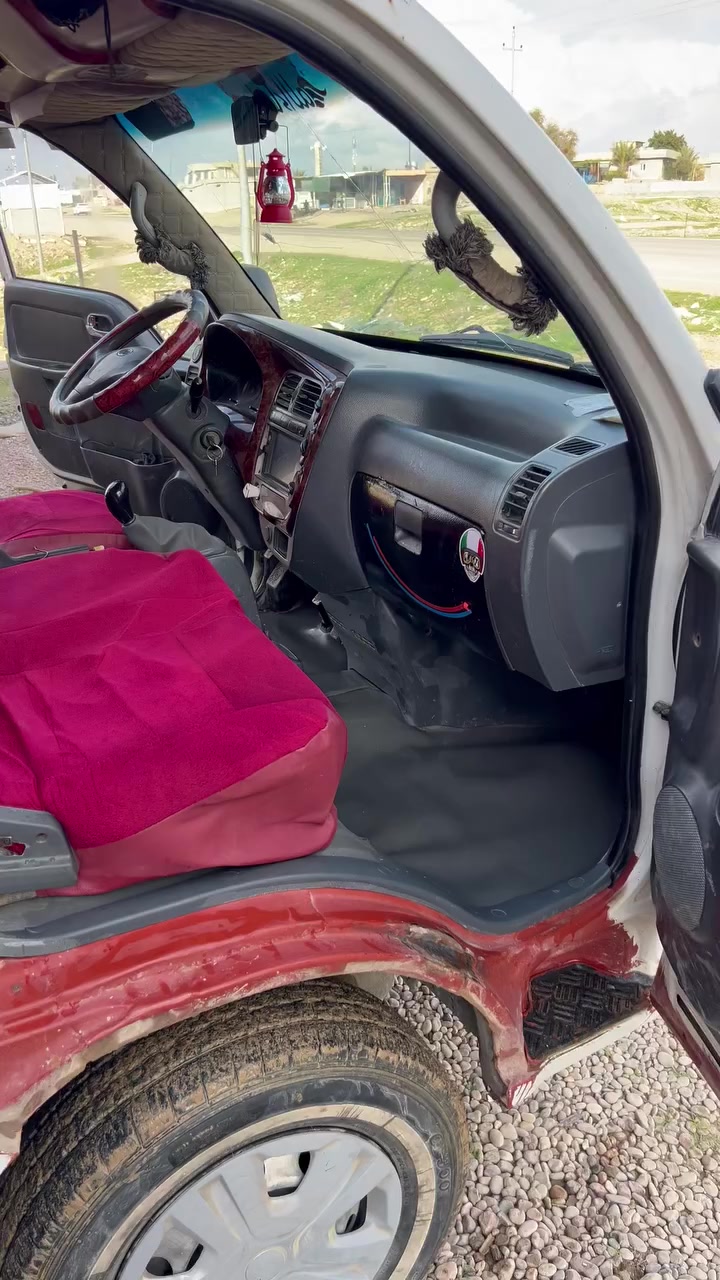 كيا حمل رقم نينوى موديل 2007 سنويه لل28 عضم السعر 77
***********
