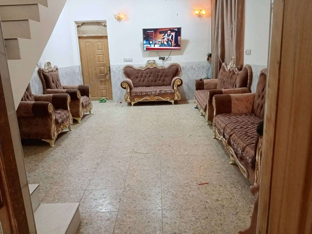 بيت للبيع المساحه 125 متر بناء درجه اولئ المكن شارع المطار الجديد شارع الشفلات اي ستفسار
***********
بيت للبيع المساحه 125 متر بناء درجه اولئ المكن شارع المطار الجديد شارع الشفلات اي ستفسار
