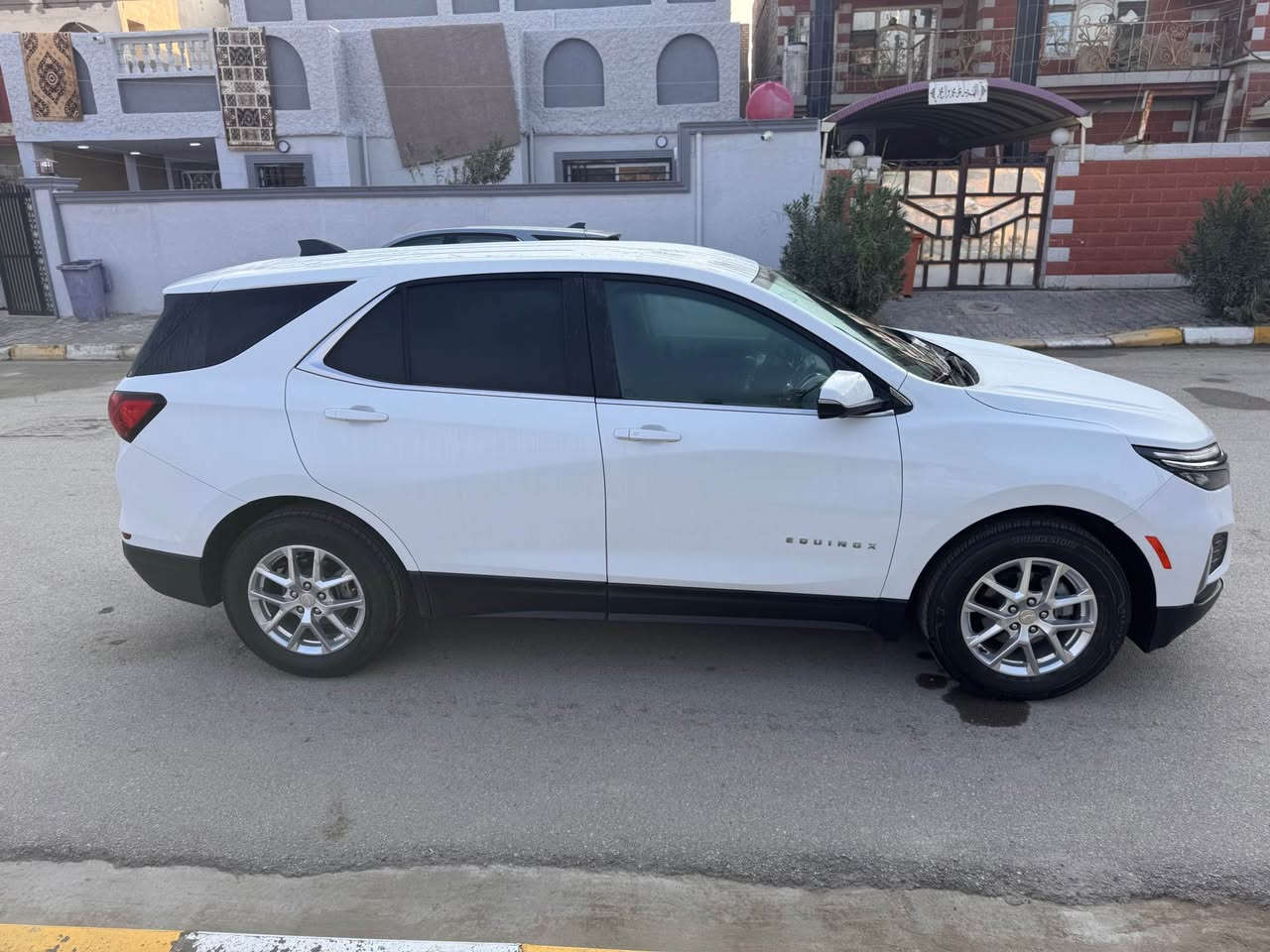 السلام عليكم
كوينكس 2024 
لون ابيض فول مواصفات، عده البنوراما
الحادث جانبي البجم كبس جاملغ والباب ومبدلات ثنينهن نفس لون تفصيخ بدون قطره صبغ بدون لغود بدون شواصي فقط الدوسه الجوه مال باب الصدر بيه قليل صبغ 
رقم بغداد الانكليزي الجديد باسمي ترقمت قبل اسبوع 
ماشيه 8 الاف ميل بعده زيرو 
المواصفات  
* محرك تيربو 1500
  فورويل 
* شاشة لمس كبيرة 
5 كامرات 360 درجه 
* تشغيل بصمة وتشغيل عن بعد
* حساسات أمامي وخلفي
* رادار امامي خلفي 
* إضاءة LED
* نقط عمياء
* مثبت سرعة
* تدفئ بالستيرن 
* مقاعد قماش شموا
* مقاعد كهرباء 
* مقاعد تدفئة 
* الجنطه كهرباء 
* داتا شو تحذيري
* قيادة ذاتية 
* مانع تصادم
وبعد هواي مواصفات بيها وصور حادثها مرفقه 
السعر ب 195 ورقه وبيه مجال 
العنوان : واسط الكوت
للتواصل *********** دهل اوران, واسط
