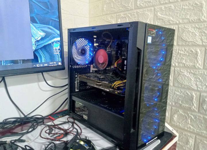 PC gaming غيمينغ للبيع
نظيف و قوي للألعاب 
المواصفات 

كل القطع نظيفة 
Cpu i3 8400 3.6ghz

Gpu gtx 980 evga 2 fan

Ram 8 g skill 3600

Ssd 520

Hdd 1tb

Psu 750 wt

ما في أي عيب و مركب للكيس زجاج بس شايله علمود التصوير و و غير شي المروحة في سن مكسور بس ما يأثر على التبريد و شغال بكل قوته 

 🟢 الكرت و المعالج يشغلون الألعاب بسلاسة عالية وهذه بعض الأمثلة القوية 
Red dead redemption 1 - 2 = 60fps

Elden Ring - elden ring nightreighn = 60fps

Sekiro = hight sittings 60fps

GTA v = 60fps فما فوق 

God of war 4 = 35 > 45 fps

كل هذا يتغير لو عندك مونيتر بهيرتز عالي و تحصل تجربة أحسن 

للبيع و سعر 350 الف ثابت

الكرت بقوة gtx1660 يشغل كل الالعاب


**إذا كنت صاحب هذا الإعلان وتريد حذفه لأي سبب، رجاءا أرسل رسالة إلى الدعم الفني**