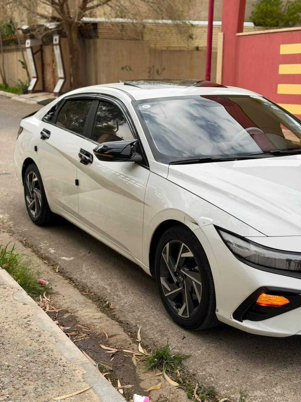 بسم الله الرحمن الرحيم

السلام عليكم ورحمة الله وبركاته

للبيع هيونداي إلنترا تجميع صيني 🚗✨
ماشيه 30بيها ملحضتين فقط بافي كفاله 

✨ شاشة معلومات وترفيه 📱
✨ شاشة عدادات رقمية 🎛️
✨ فتحة سقف 🌤️
✨ تشغيل بصمة 🔘
✨ دخول ذكي (كي لس) 🔑
✨ كاميرا خلفية 📸
✨ حساسات أمامية وخلفية 📡
✨ مثبت سرعة 🚘
✨ تحكمات ستيرن 🎚️
✨ مرايا كهربائية 🪞
✨ طي مرايا كهربائي 🔄
✨ مصابيح LED أمامية وخلفية 💡
✨ إضاءة نهارية LED ☀️
✨ جنوط ألمنيوم 🛞
✨ مكيف أوتوماتيك ❄️
✨ بلوتوث 📶
✨ Apple CarPlay & Android Auto 📲
✨ نظام الثبات الإلكتروني ⚖️
✨ مانع انزلاق 🛡️
✨ وسائد هوائية متعددة 🎈
✨ بريك طوارئ 🚨
✨ تحذير مغادرة المسار ↔️
✨ رادار أمامي 📡
✨ مراقبة النقطة العمياء 👀
✨ شحن لاسلكي 🔋📱

للاستفسار مراسلة الخاص او ع رقم بي وتس ***********
