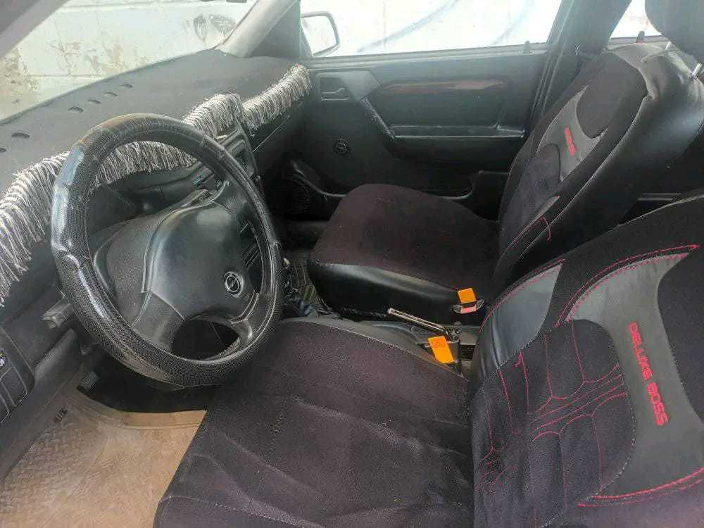 للبيع سيارة 
OPEL VECTRA 
صالون رصاصي  صندوق 
حجم المحرك 16 الاقتصادي كير #عادي جامات أمامي كهرب.قفل مركزي  
موديل 1989 سنوية خضرة 
متوفر (وكالة من الشرعي )
متوفر (كابون بانزين )
سيارة نظيفة.....
السعر 36 $ وبيها مجال 
رقمها فحص #نينوى واستيرن بور 
تفاصيل أكثر الإتصال ع الرقم 
***********
