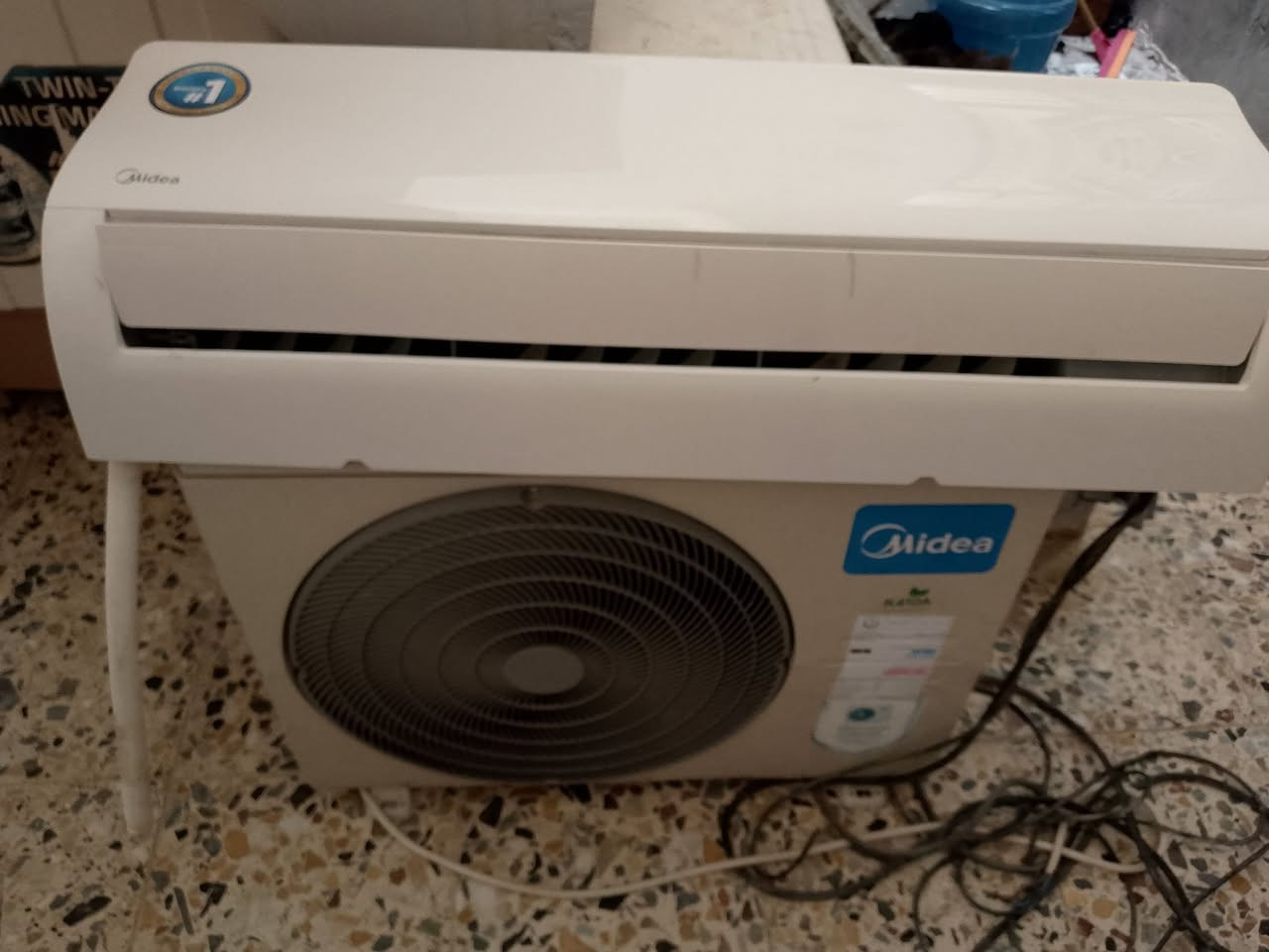 للبيع ميديا 2طن ودنگا 2طن شغالات ونظاف للاستفسار ***********
