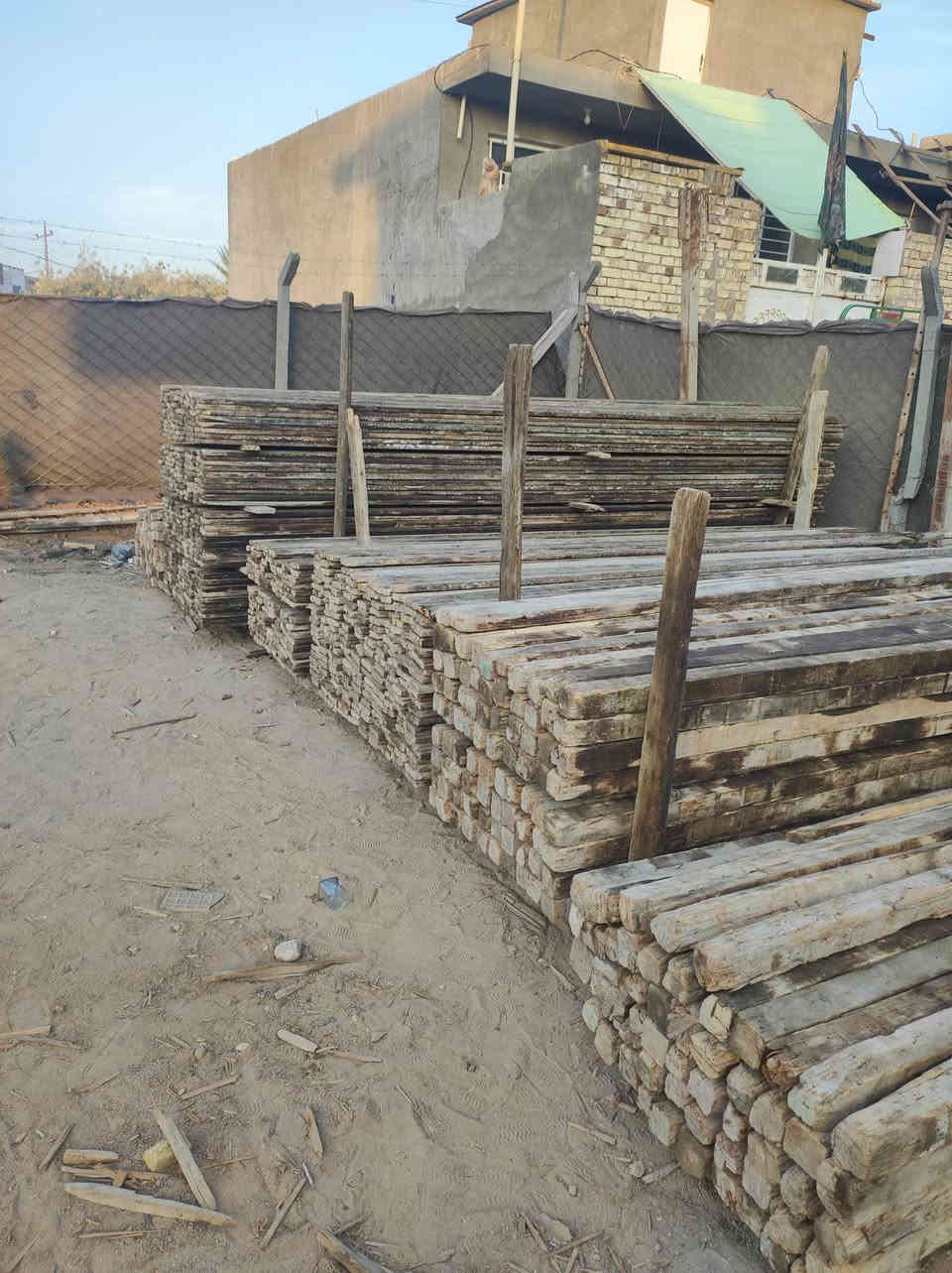 السلام عليكم قالب خشب للبيع روسي تارس نظيف حيل العدد ١٨ مكعب العنوان بابل المركز رقم  ***********
