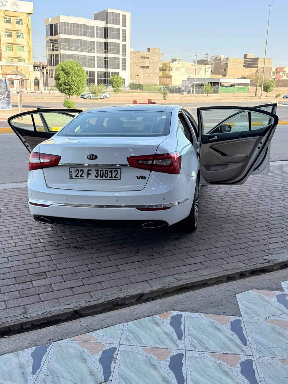 كادنزا 2014 خليجي 
بيه صبغ جاملغ امامي يسرى واباب عكس السائق قدر شبر مواصافت VIB السعر 125$ وبيه مجال تفاصيل اكثر اتصل على الرقم الهاتف ***********
