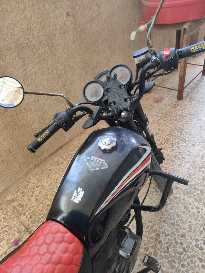 سلام عليكم شباب دراجه كلك دي  وان بيه رقم شاصي  بس دراجه كلك كلك كلك البصره الجزيره الفيحاء الرمله عنواني بيه مجال قليل لا طب تكسر بل سعر مو شراي خلي كلب بدون صندوك  الرقم *********** البصرة, العراق
