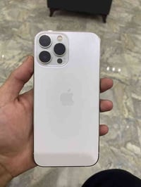 ١٣ برو ماكس ٢٥٦ بطارية٩٣ نضافه ١٠٠٪؜ ممفتوح ولاداخل تصليح للبيع فقط لل...