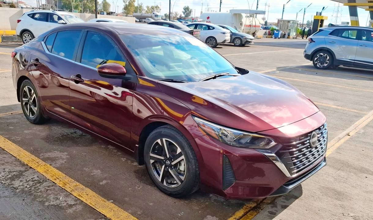 نيسان سنترا موديل 2024 sv
ماشية ١٢ الف ققط
لون عنابي 
المواصفات :-
بصمة ابواب 
 بصمة تشغيل
مكينه 2000 
شاشة ايباد 
كامرا خلفية دواره 
رادار امامي خلفي جانبي 
فول تحكم استيرن جهتين
كروز سرعه وتحديد مسار قيادة آليه
ويل كب كروم 
توقف ذاتي 
نقاط عمياء 
تحديد مسار
رقم الشاصي مرفق 
الضرر فقط شبرين دوسة 
بابين تبديل نفس اللون
بدون دواخل بدون شواصي
ايرباك سليم فقط بردة 
السعر 136$ ومجال 
للاستفسار مراجعة الصفحة 
او الاتصال ***********
