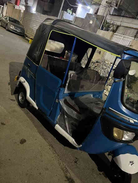 السلام عليكم تكتك تي في اس مديل 22 رقم وسنويه تكته مرتبه وحلوه محرك مفتوح لا تنقيص ولا تبخير مال جناي البدي بي ضربه جوه الدعاميه فقط مكاني البصره الحيانيه السعر (6 وربع وبيهه مجال )***********
